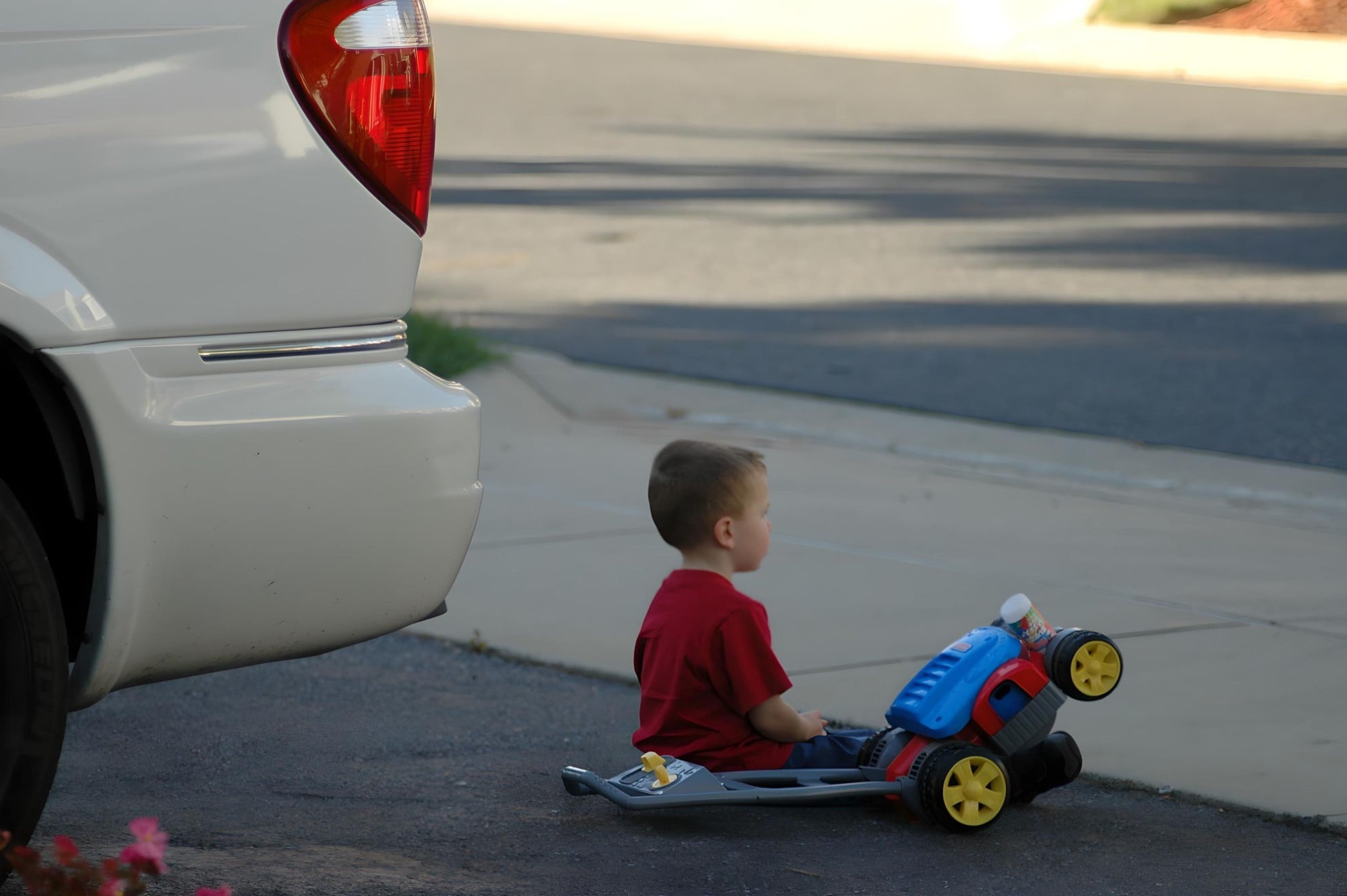 The Crucial Role of Traffic Mirrors in Preventing Accidents at Blind Spots